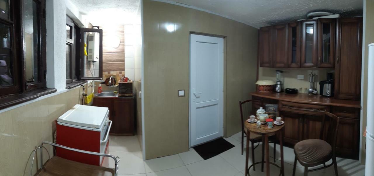 Avlabari Hostel Tbilisi ภายนอก รูปภาพ